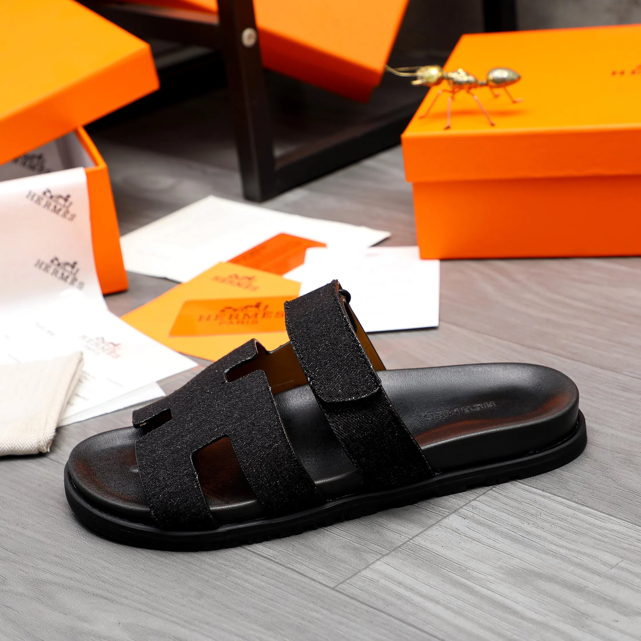 Men's shoes 💰340 Product trademark: Hermes "Hermes" Couple's slippers True size: 36-46 Product material: Selected denim breathable upper, microfiber lining, original outsole